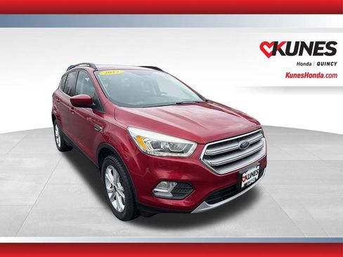 Used 2017 Ford Escape SE w/ Equipment Group 201A image 1