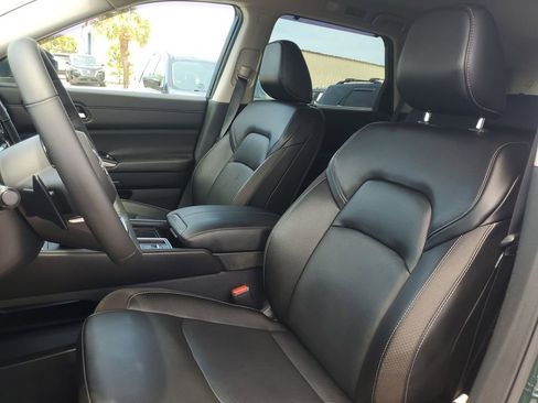 Certified 2024 Nissan Pathfinder SL FWD image 25