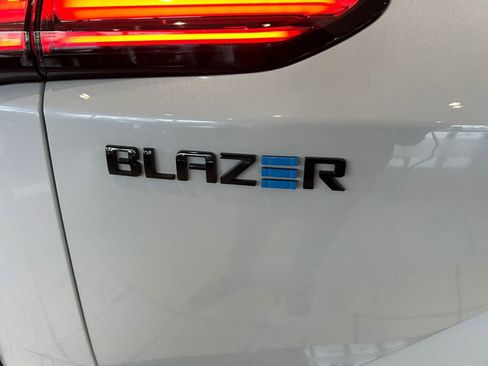 New 2026 Chevrolet Blazer EV SS image 32