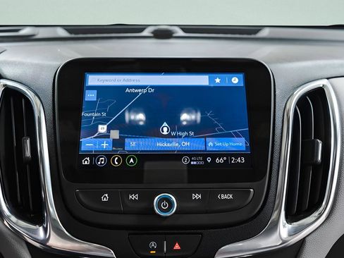 Used 2022 Chevrolet Equinox LT w/ LT True North Edition image 18