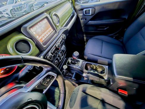 Used 2021 Jeep Gladiator Overland w/ Cold Weather Group image 12