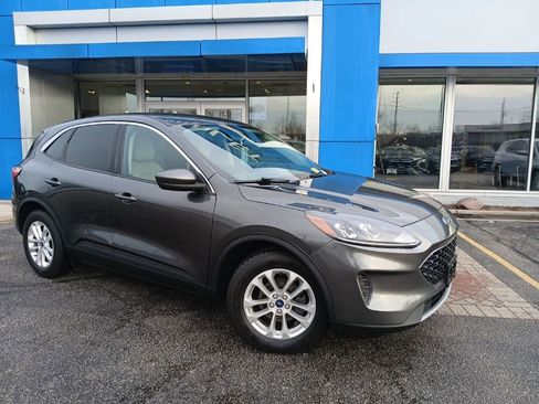 Used 2020 Ford Escape SE image 10