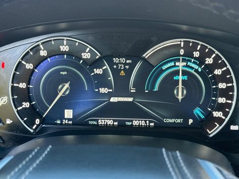 Used 2019 BMW 530e w/ Premium Package RWD image 29