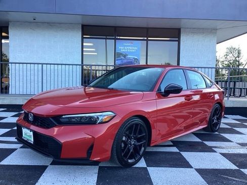 Used 2025 Honda Civic Sport image 2