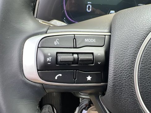 Certified 2025 Kia Sportage EX w/ Premium Package AWD/4WD image 61