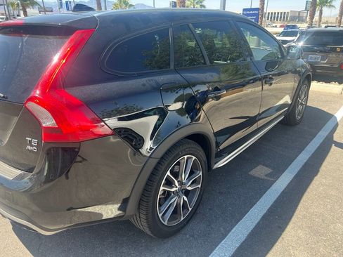 Used 2018 Volvo V60 T5 Cross Country AWD/4WD image 9