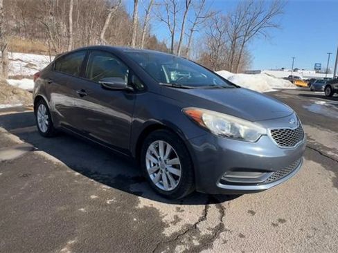 Used 2016 Kia Forte LX w/ LX Popular Plus Package image 2