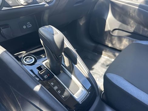 Used 2025 Nissan Versa SV image 13