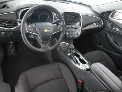 Used 2025 Chevrolet Malibu LT image 17