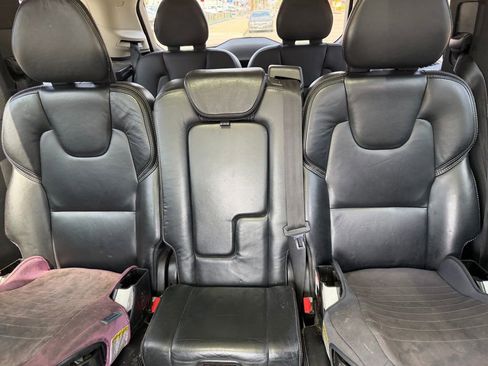 Used 2018 Volvo XC90 T6 Momentum w/ Convenience Package AWD/4WD image 9