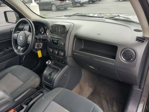 Used 2014 Jeep Patriot Latitude w/ All Weather Capability Group image 19