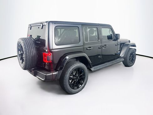 Used 2022 Jeep Wrangler Sahara w/ Cold Weather Group image 9