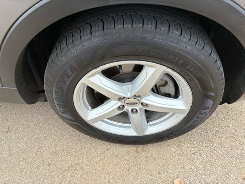 Used 2018 Ford Explorer XLT w/ Equipment Group 201A image 17