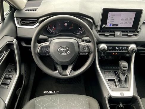 Used 2024 Toyota RAV4 XLE image 5
