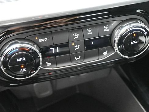 New 2026 Chevrolet Trax LT w/ Driver Confidence Package FWD image 28