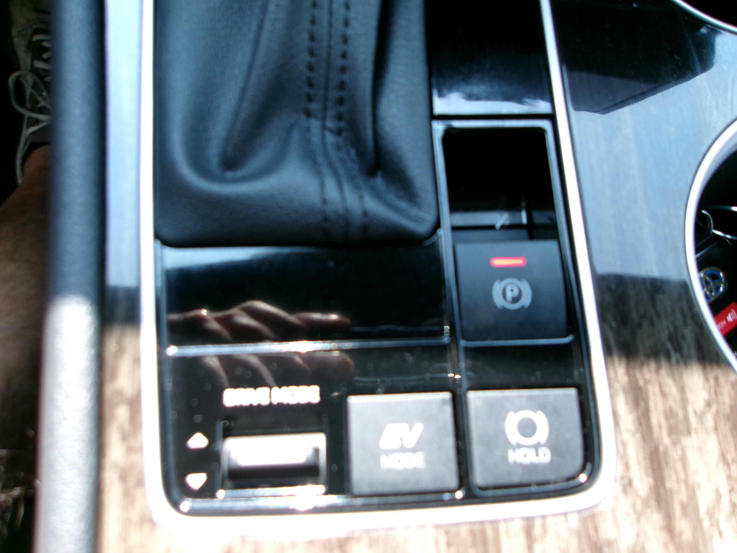 Used 2025 Toyota Sienna Limited AWD/4WD image 25
