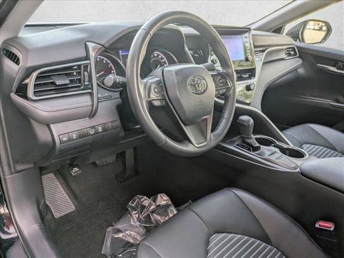 Used 2024 Toyota Camry SE image 10