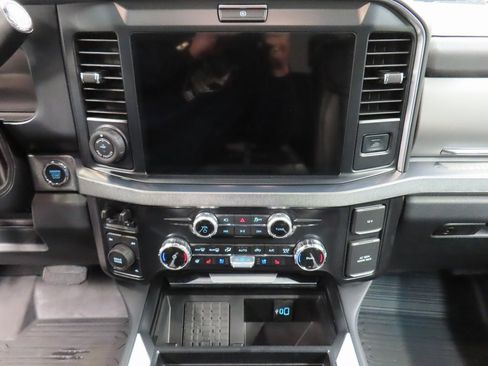 Used 2025 Ford F250 Platinum image 16