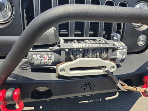 Used 2017 Jeep Wrangler Unlimited Rubicon AWD/4WD image 12