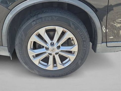 Used 2015 Nissan Rogue SV AWD/4WD image 14