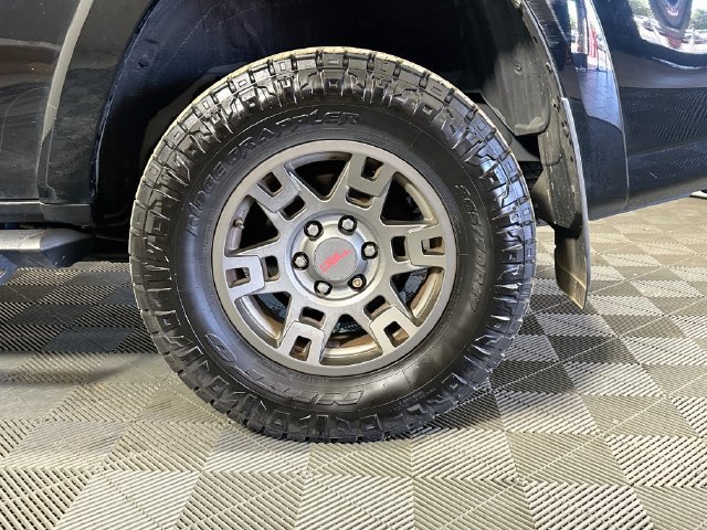 Certified 2019 Toyota 4Runner TRD Off-Road Premium AWD/4WD image 28