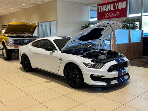 Used 2017 Ford Mustang Shelby GT350 image 6