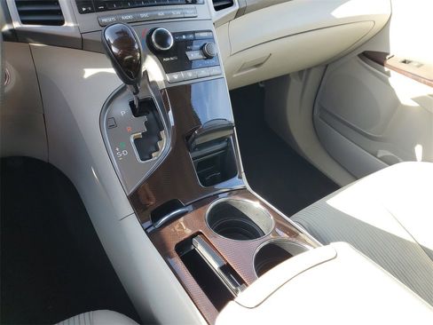 Used 2010 Toyota Venza AWD image 25