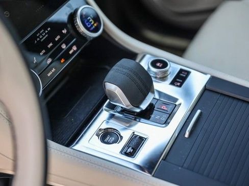 Used 2024 Jaguar F-PACE R-Dynamic S image 21