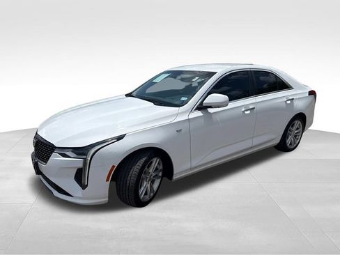 Used 2023 Cadillac CT4 Luxury RWD image 3