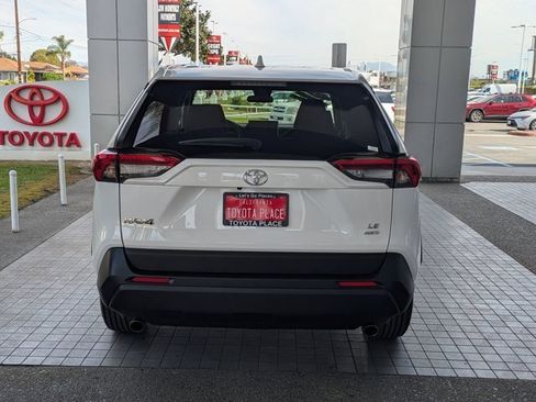 Used 2024 Toyota RAV4 LE image 9