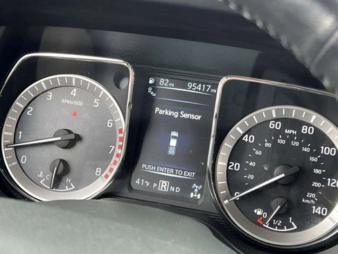 Used 2017 Nissan Titan SL image 19