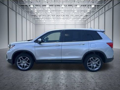 Used 2023 Honda Passport EX-L image 2