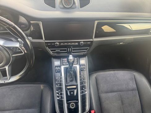 Used 2019 Porsche Macan image 11