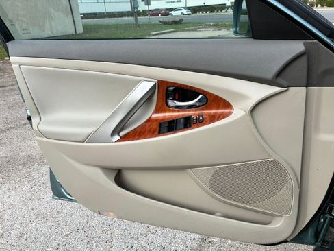 Used 2009 Toyota Camry FWD image 17