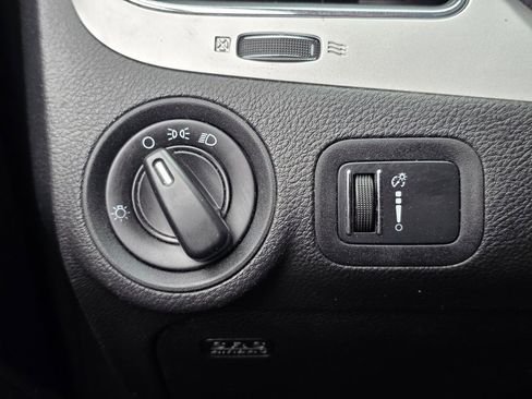 Used 2015 Dodge Journey American Value Package w/ Flexible Seating Group image 54