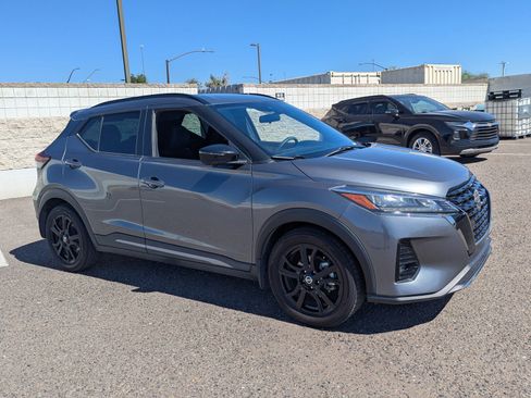 Used 2021 Nissan Kicks SR image 6