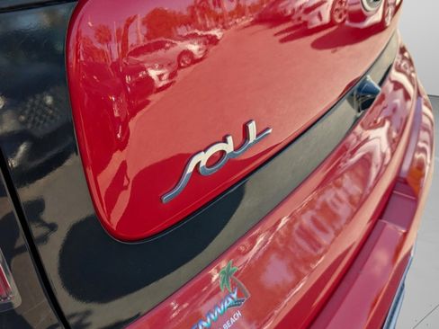 Used 2019 Kia Soul + image 22