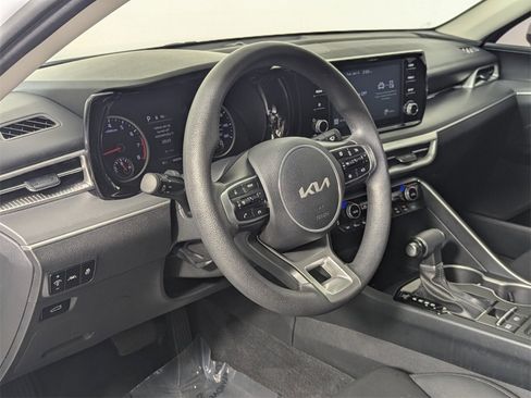 Used 2022 Kia K5 LXS image 10