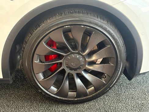 Used 2022 Tesla Model Y Performance AWD/4WD image 12