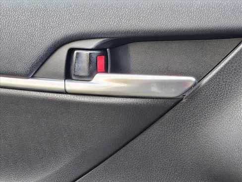 Used 2023 Toyota Camry LE w/ Convenience Package FWD image 7