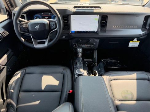 New 2025 Ford Bronco Badlands image 11