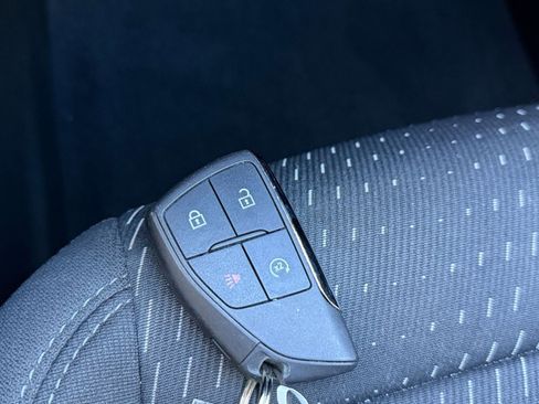 Used 2025 Chevrolet Equinox LT image 18