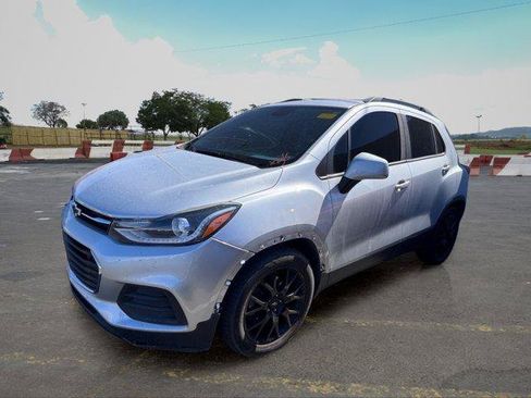Used 2021 Chevrolet Trax LT w/ Sport Edition FWD image 5