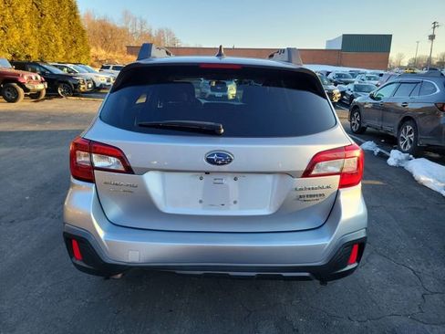 Used 2018 Subaru Outback 2.5i Premium image 6