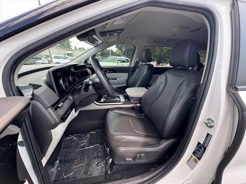 Certified 2024 Kia Carnival EX FWD image 17