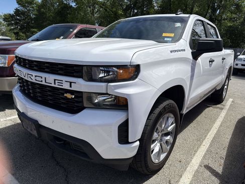 Used 2022 Chevrolet Silverado 1500 Custom w/ Safety Confidence Package image 2