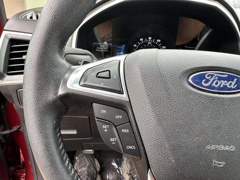 Used 2016 Ford Edge SEL w/ Equipment Group 201A AWD/4WD image 32