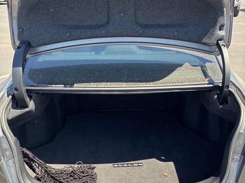 Used 2018 Toyota Avalon Limited w/ Carpet Mat Package FWD image 10
