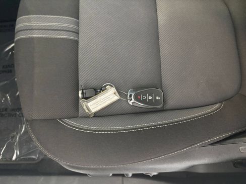 Used 2025 Chevrolet Blazer LT FWD image 21