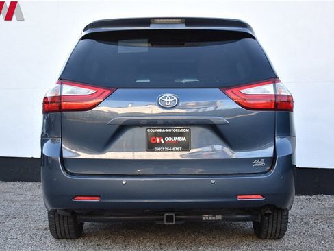 Used 2017 Toyota Sienna XLE Premium w/ Protection Package AWD/4WD image 4
